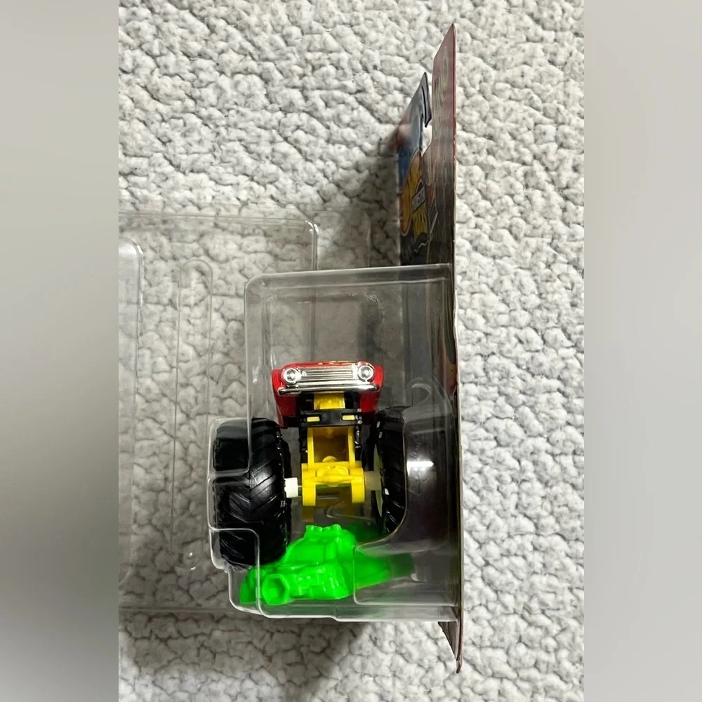 Hot Wheels Monster Trucks Night Shifter - Uno Treasure Hunt die-cast vehicle